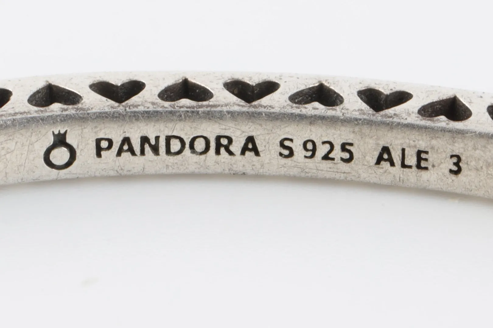 7" Pandora 925 Silver Radiant Hearts C.Z. & Blue Enamel Bangle Bracelet(14.56g.)