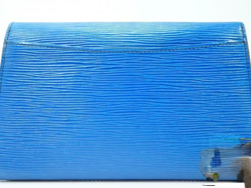 Auth Pre-owned Louis Vuitton Epi Blue Pochette Arts-deco Pm Clutch Bag M52645 182332