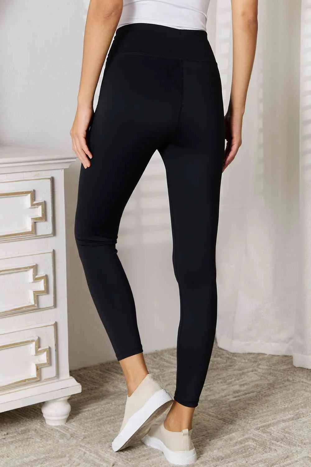 Black V-Waistband Sports Leggings