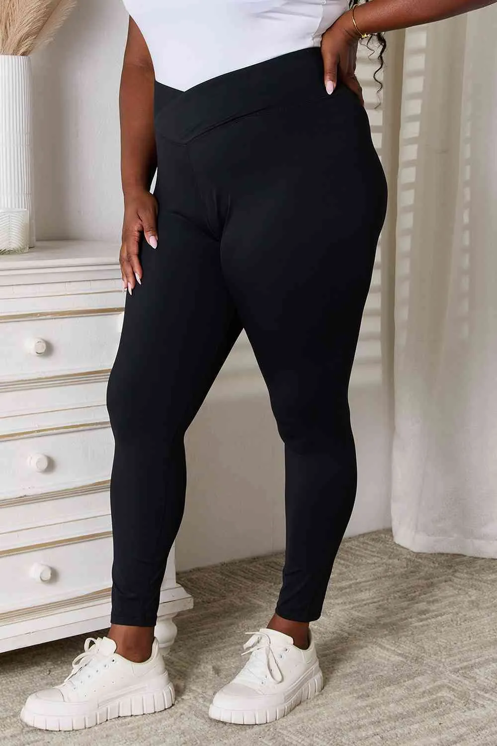 Black V-Waistband Sports Leggings