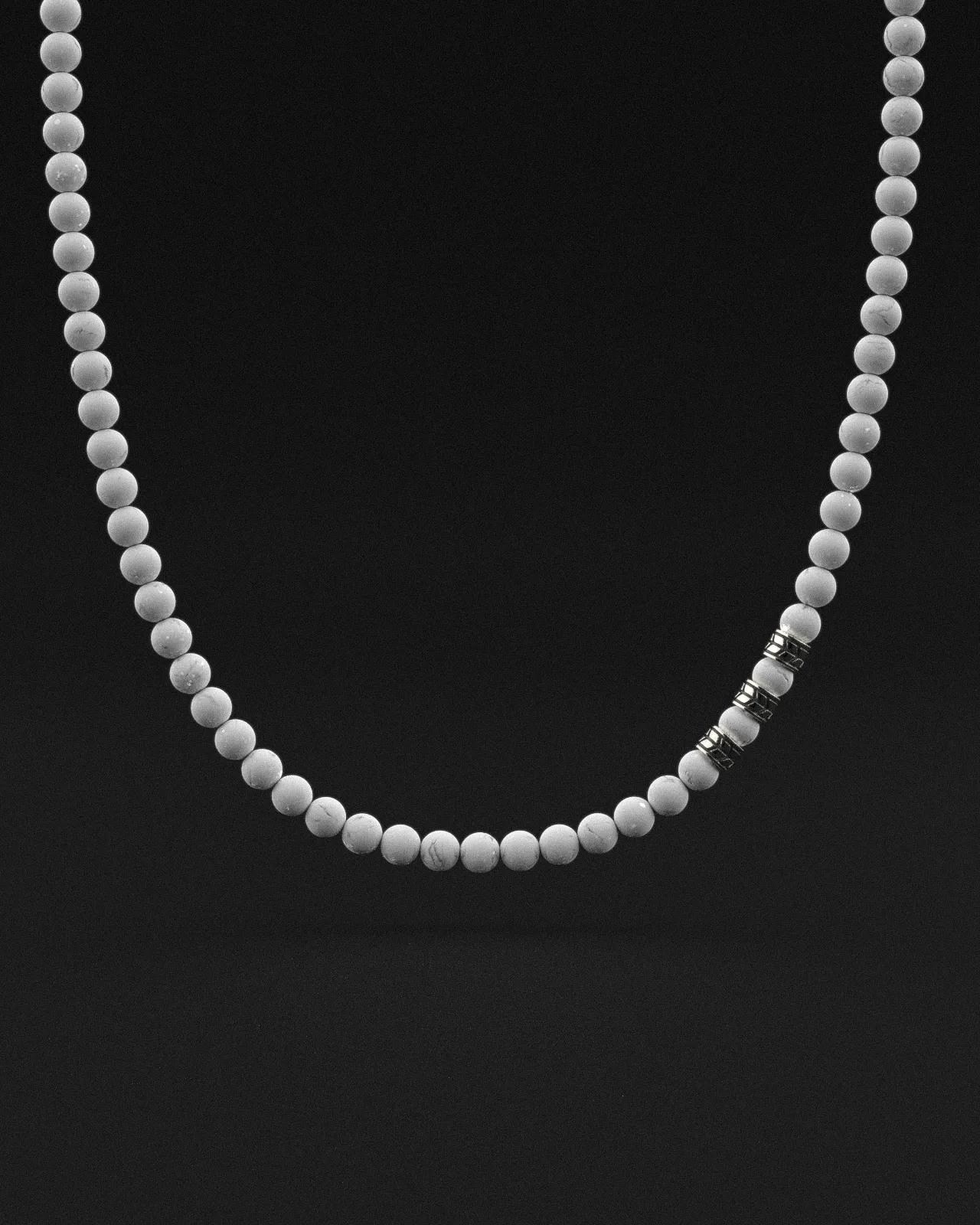 Howlite Necklace 8mm | Royale