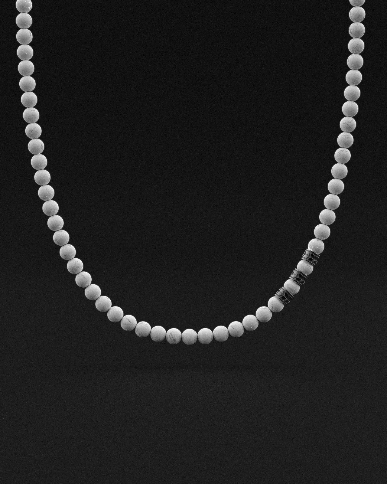 Howlite Necklace 8mm | Royale