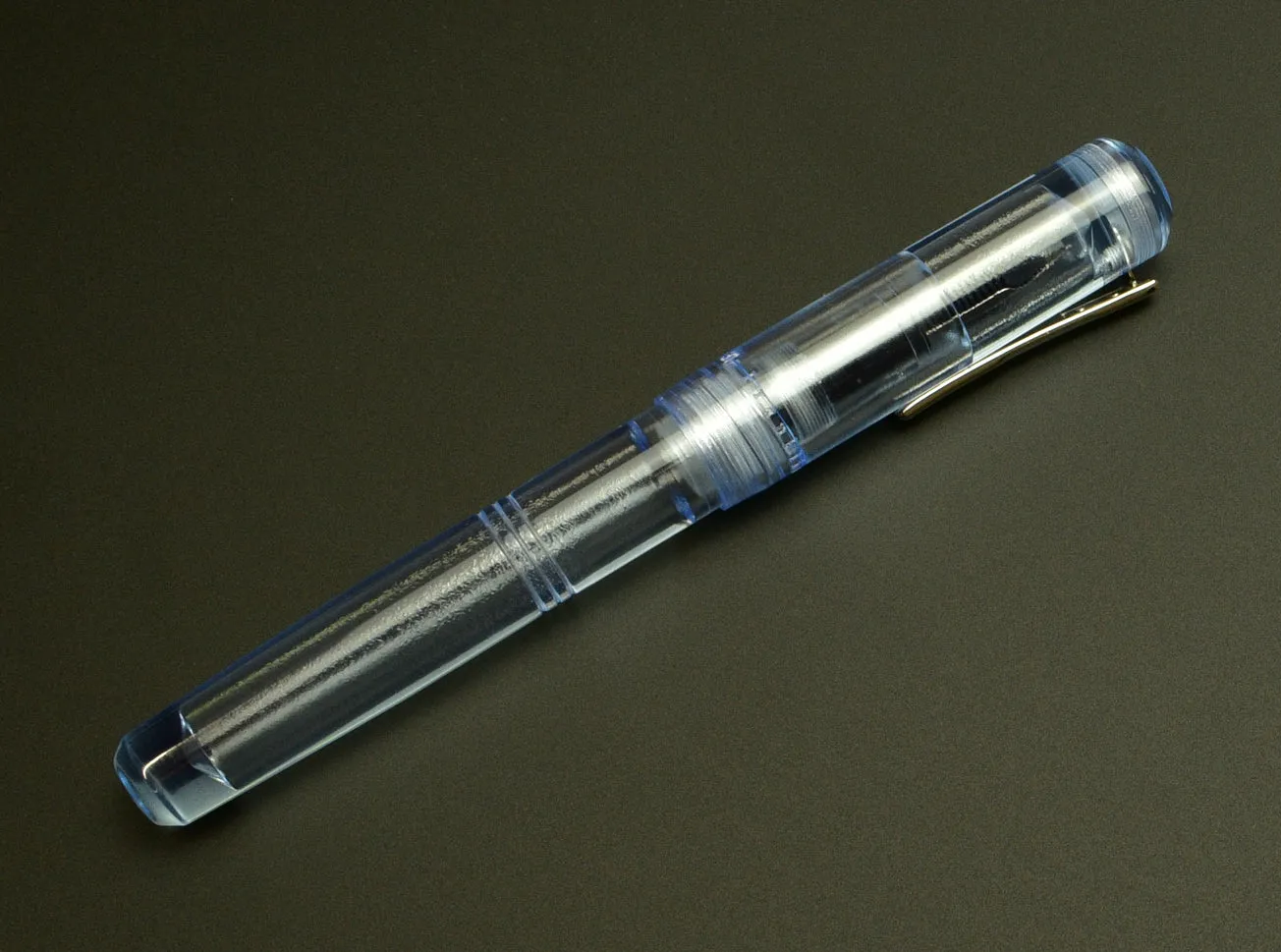 Model 31 Omnis Fountain Pen - Arctic Ice SE