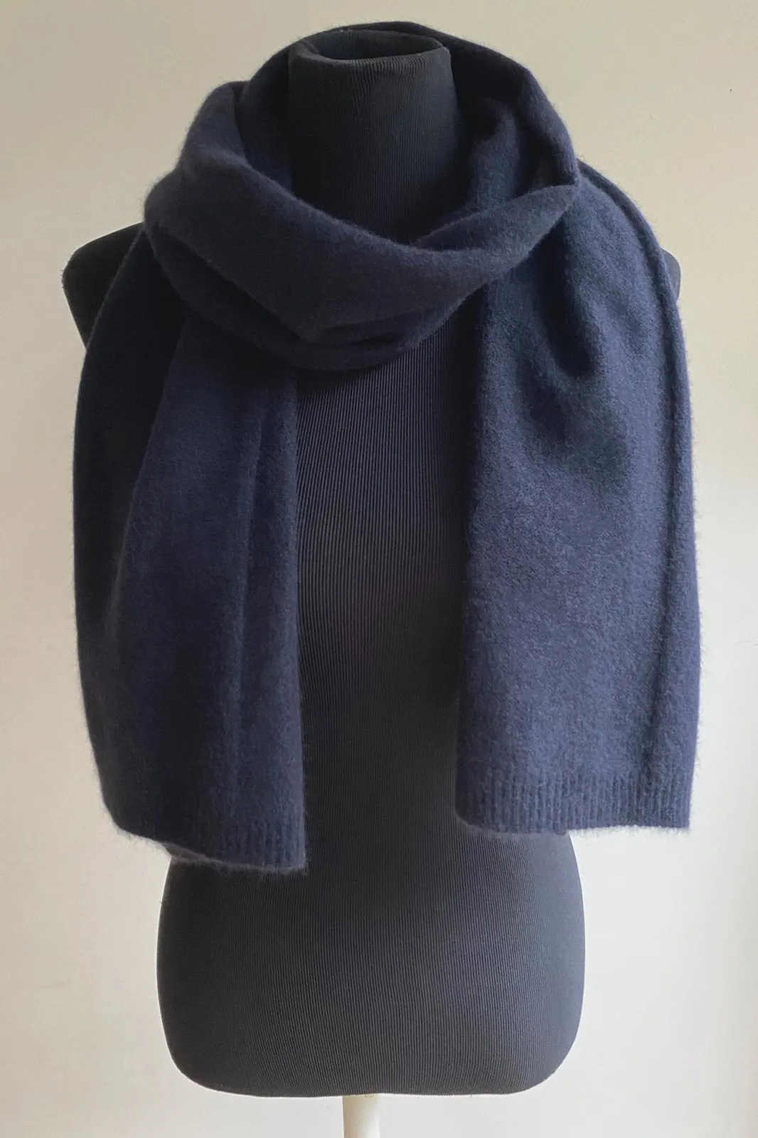 Navy cashmere scarf