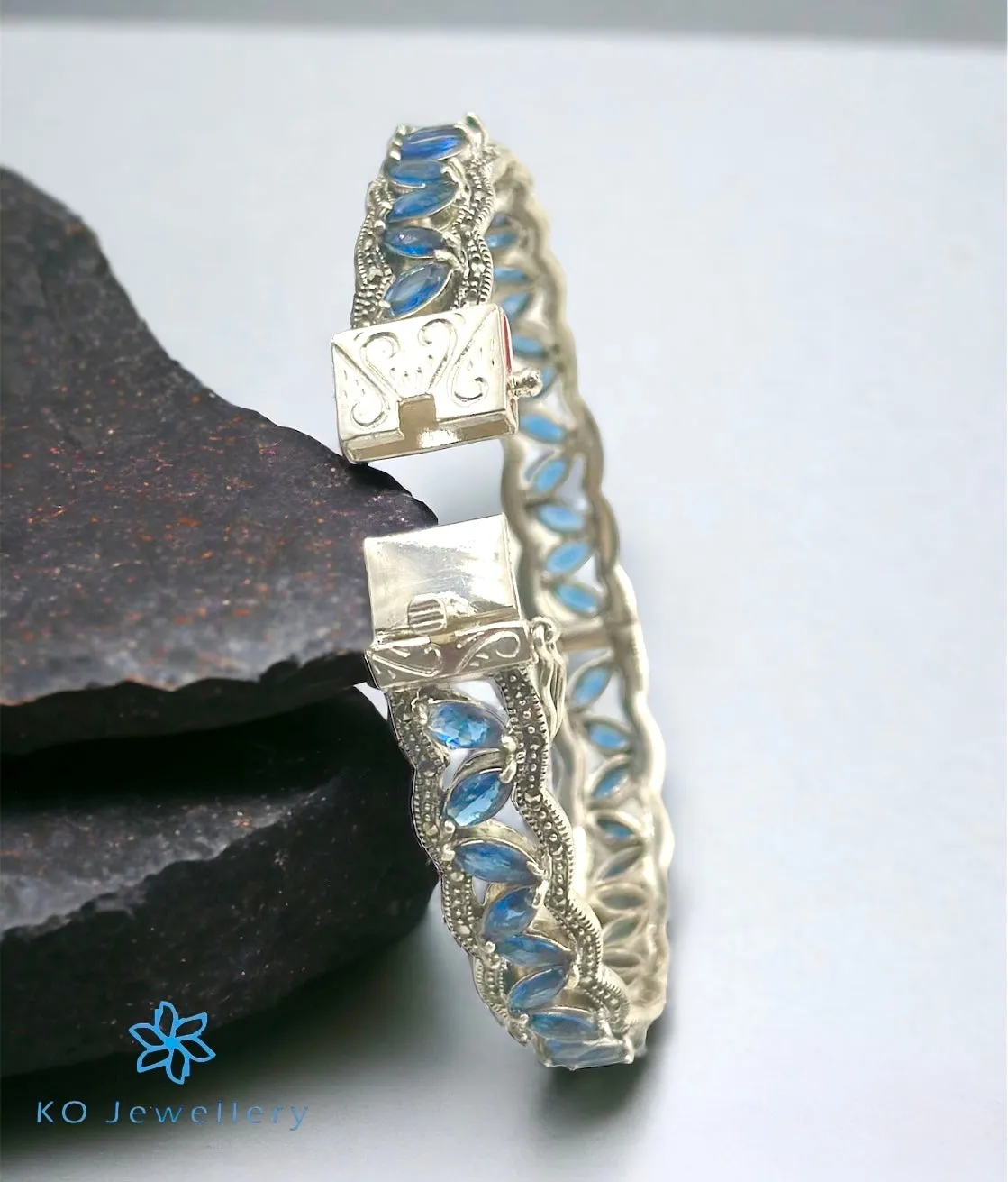 The Gemstone Sparkle Silver Marcasite Openable Bracelet (Blue)